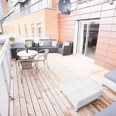 Luxury 2 Bed Penthouse Boasting Free Parking And A Huge Balcony By Kendall Bailey Leeds (West Yorkshire)