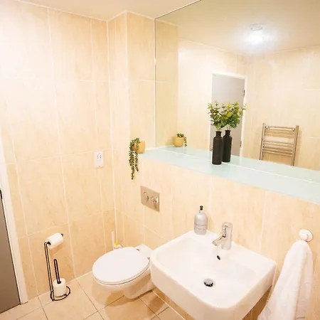 公寓 Luxury 2 Bed Penthouse Boasting Free Parking And A Huge Balcony By Kendall Bailey *